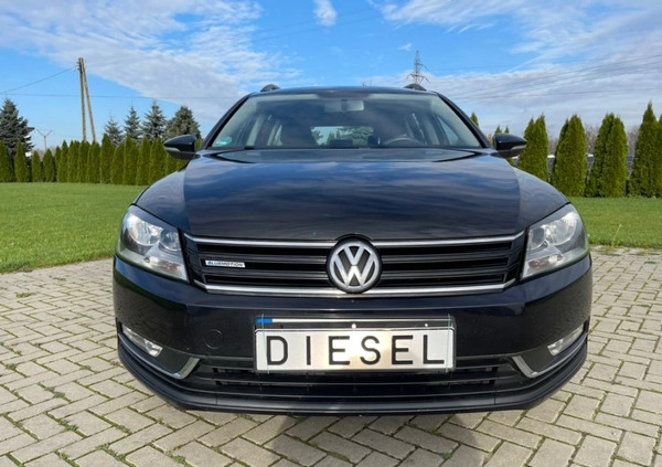 Volkswagen Passat cena 27900 przebieg: 245000, rok produkcji 2013 z Żelechów małe 667